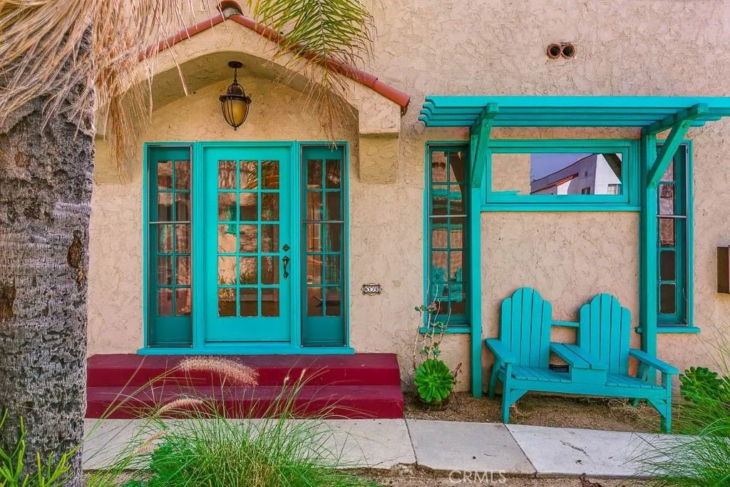 Photo of 617 S Columbus Avenue #A, Glendale, CA 91204 (MLS # SR26084408)