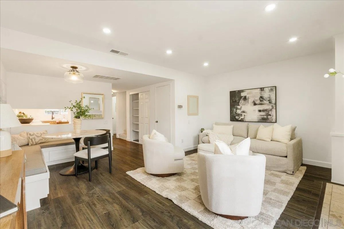 3288 Loma Riviera Dr