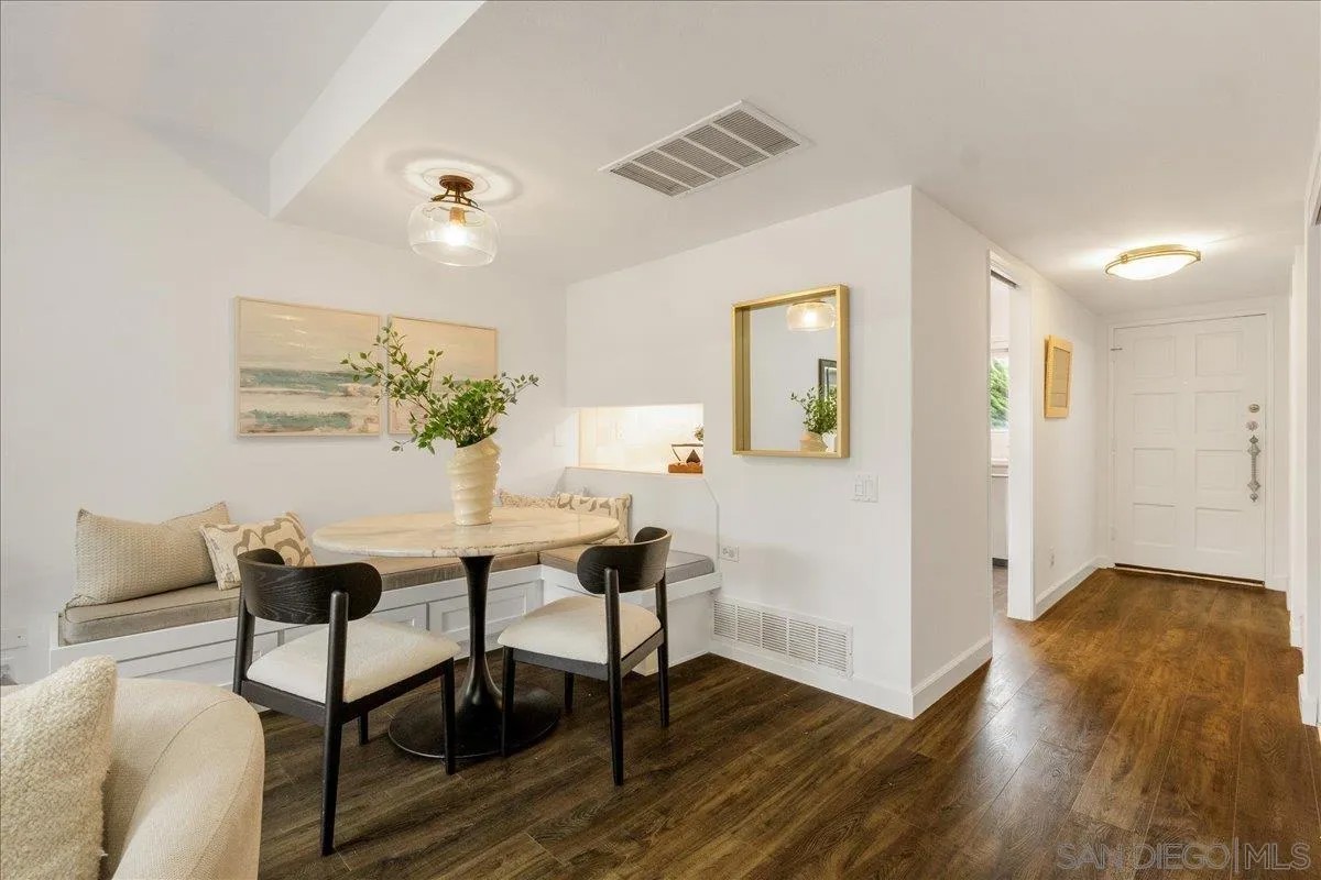 3288 Loma Riviera Dr