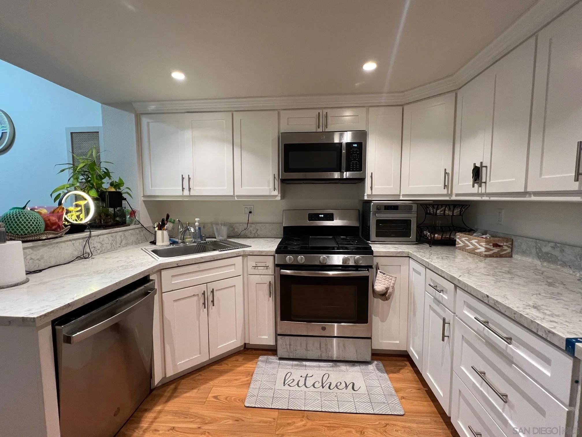 4035 Carmel View Rd 114