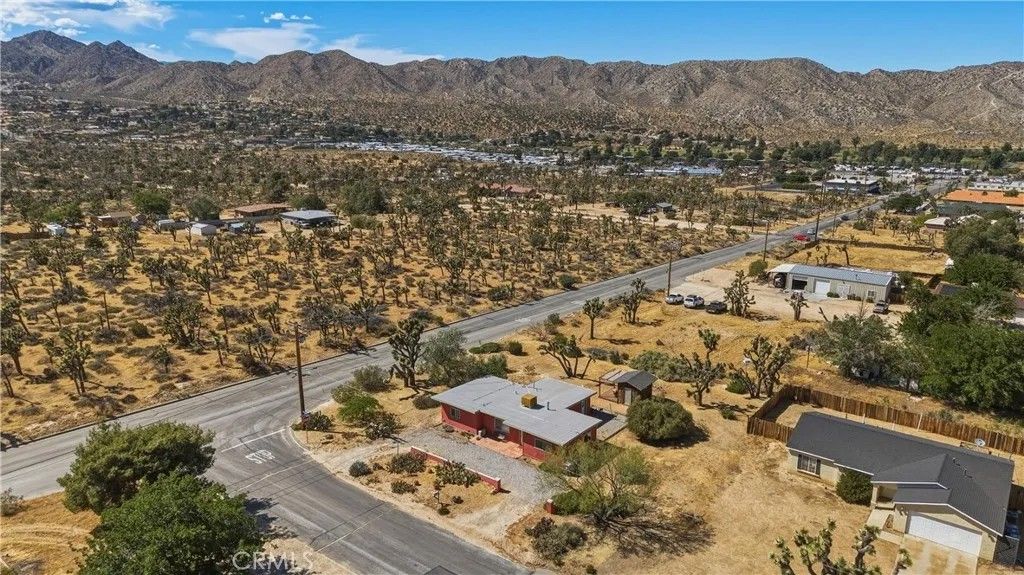 Photo of 55316 Navajo Trl, Yucca Valley, CA 92284 (MLS # JT26084057)