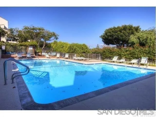 579 S Sierra Ave 20