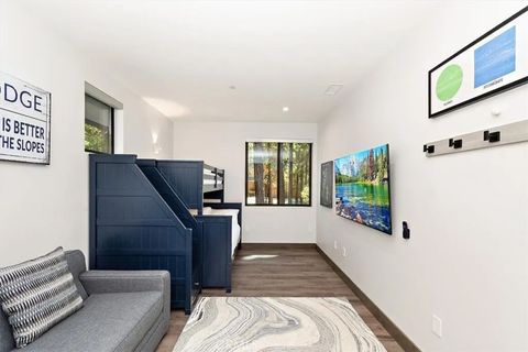 Tiny photo for 679 Summit Boulevard, Big Bear, CA 92315 (MLS # CV25272633)