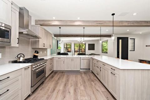 Tiny photo for 679 Summit Boulevard, Big Bear, CA 92315 (MLS # CV25272633)