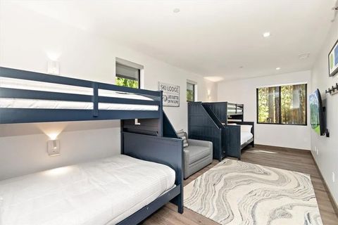 Tiny photo for 679 Summit Boulevard, Big Bear, CA 92315 (MLS # CV25272633)