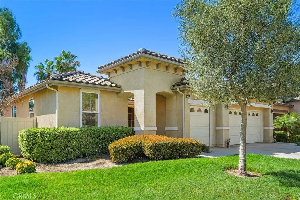 Photo of 28641 Raintree Dr, Menifee, CA 92584 (MLS # SW26053871)