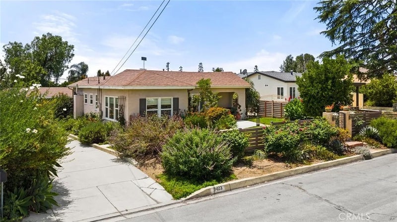 9423 Lomita Drive