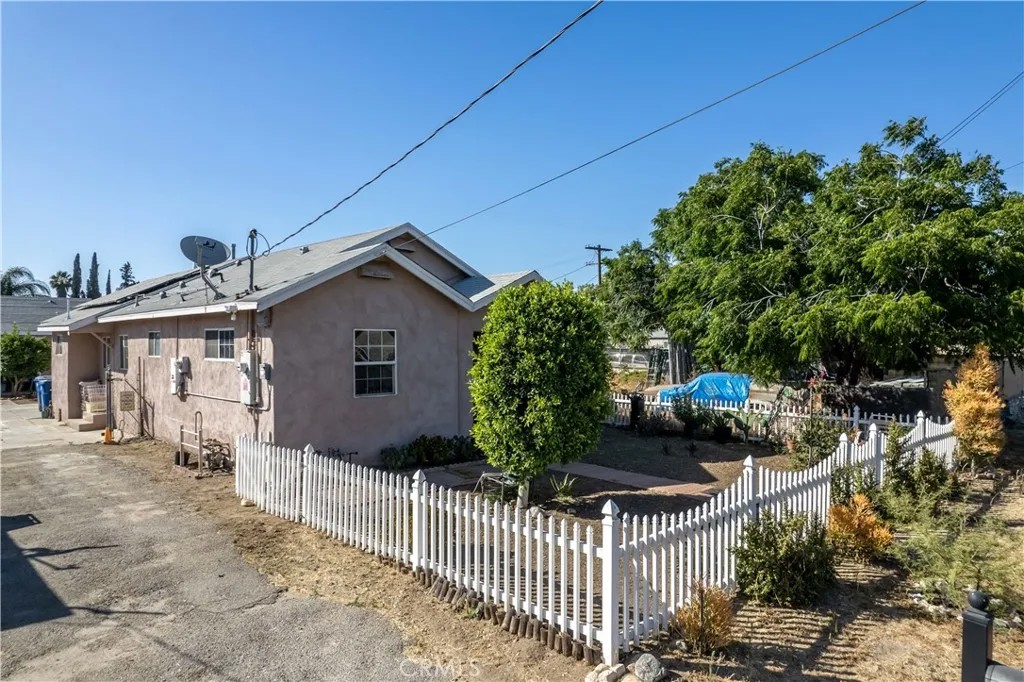 11203 SHELDON Street