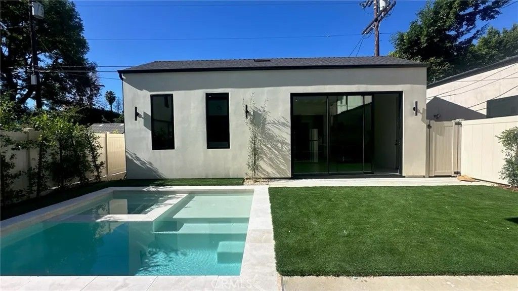 Photo of 4619 Atoll Avenue, Sherman Oaks, CA 91423 (MLS # SR26012659)