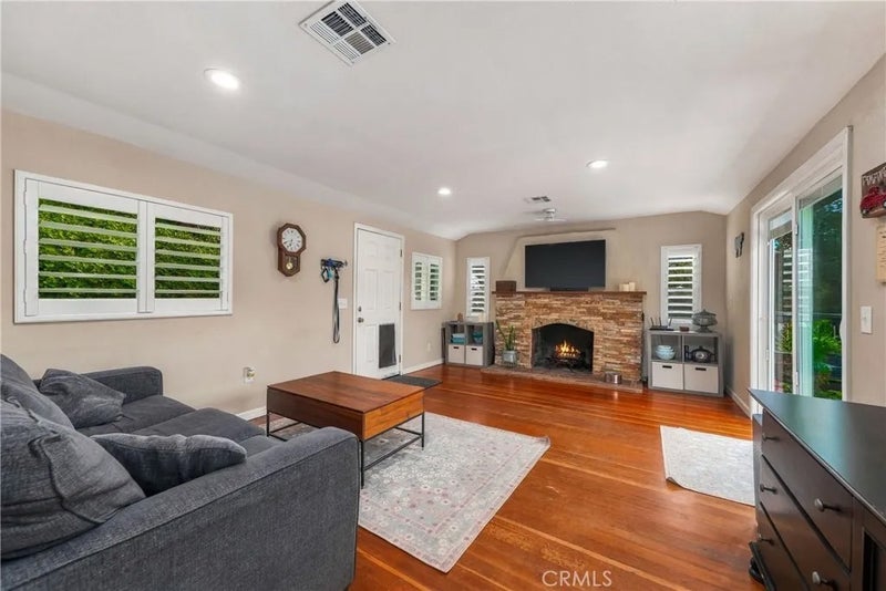 1277 Carbon Canyon