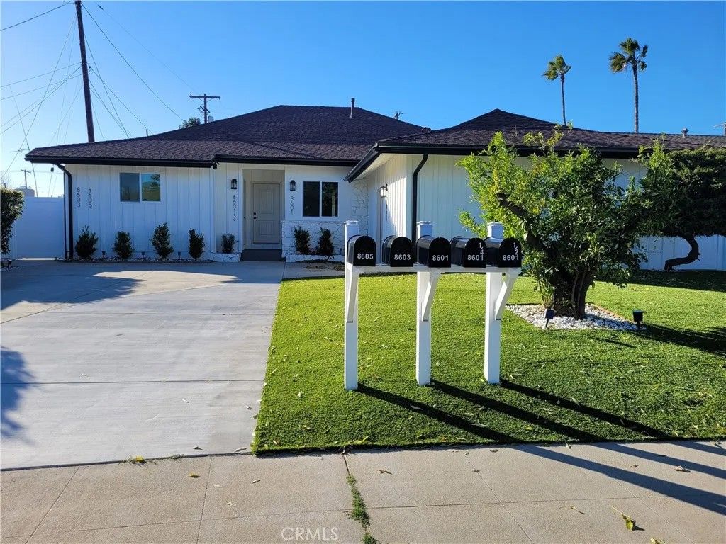 Photo of 8601 Delco Avenue #1/2, Winnetka, CA 91306 (MLS # SR26009510)