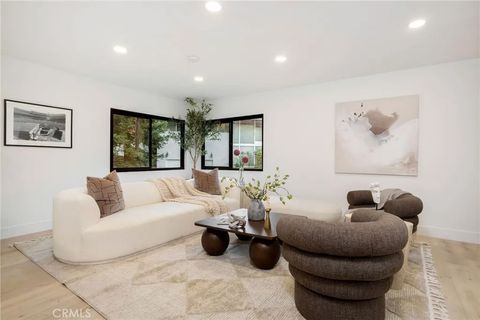 Tiny photo for 14457 Glorietta Drive, Sherman Oaks, CA 91423 (MLS # SR25246032)