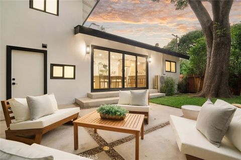 Tiny photo for 14457 Glorietta Drive, Sherman Oaks, CA 91423 (MLS # SR25246032)