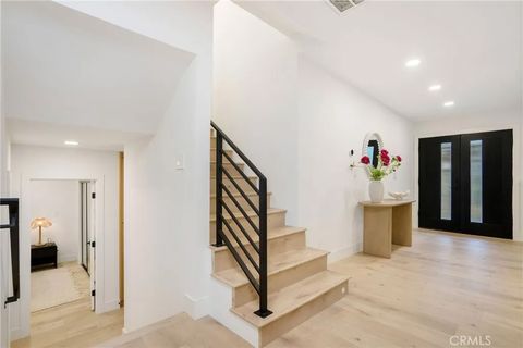 Tiny photo for 14457 Glorietta Drive, Sherman Oaks, CA 91423 (MLS # SR25246032)