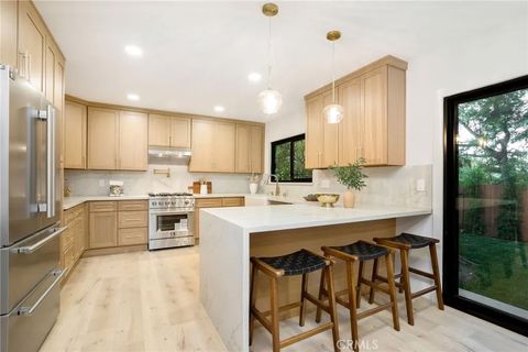 Tiny photo for 14457 Glorietta Drive, Sherman Oaks, CA 91423 (MLS # SR25246032)