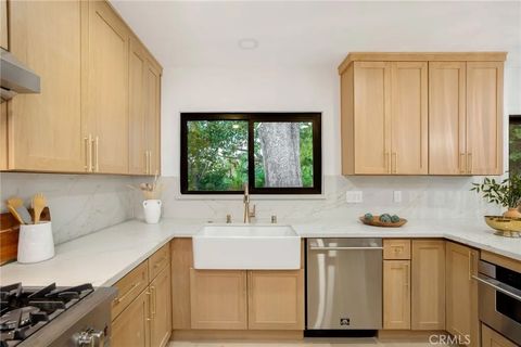 Tiny photo for 14457 Glorietta Drive, Sherman Oaks, CA 91423 (MLS # SR25246032)