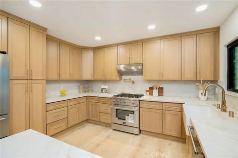 Tiny photo for 14457 Glorietta Drive, Sherman Oaks, CA 91423 (MLS # SR25246032)