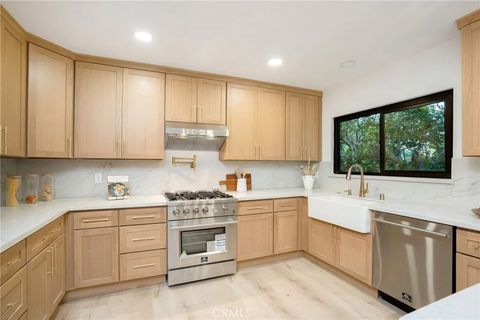 Tiny photo for 14457 Glorietta Drive, Sherman Oaks, CA 91423 (MLS # SR25246032)