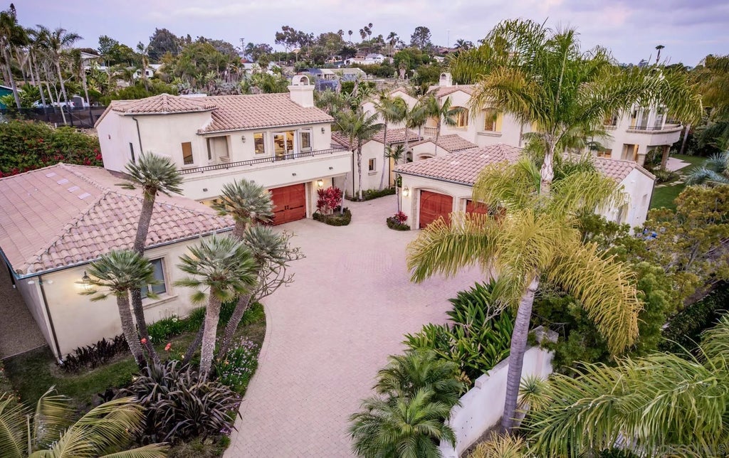 Photo of 1299 Urania Ave, Encinitas, CA 92024 (MLS # 260020972)