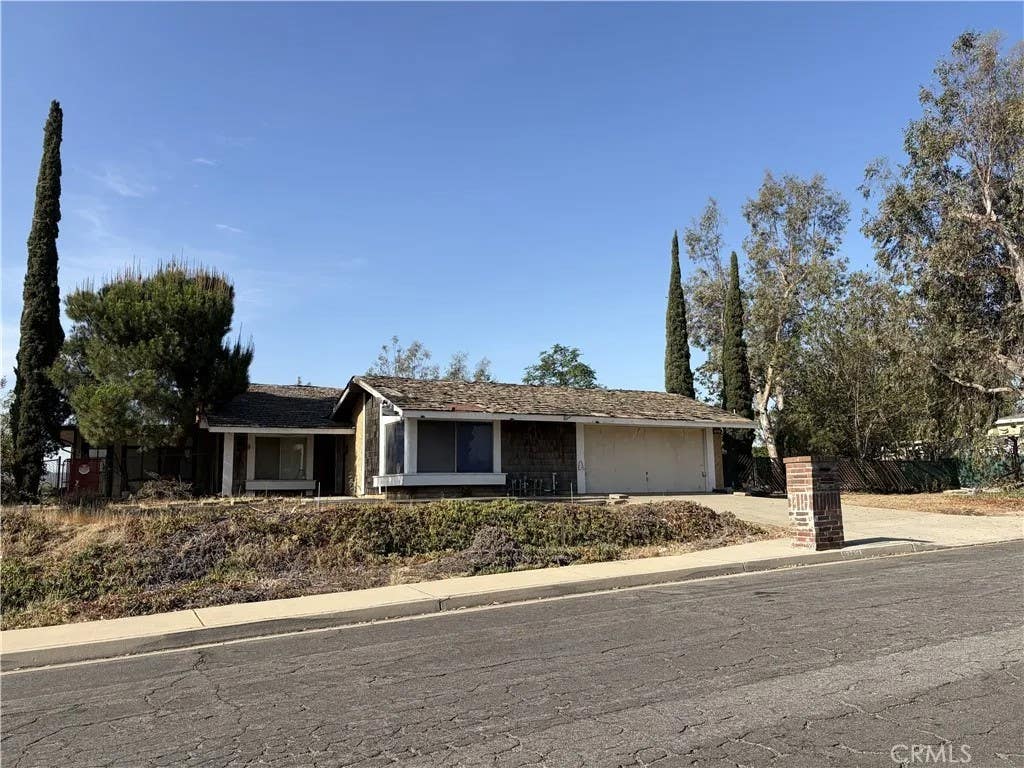 Photo of 13735 Chaparral AVE, Fontana, CA 92337 (MLS # TR26164286)