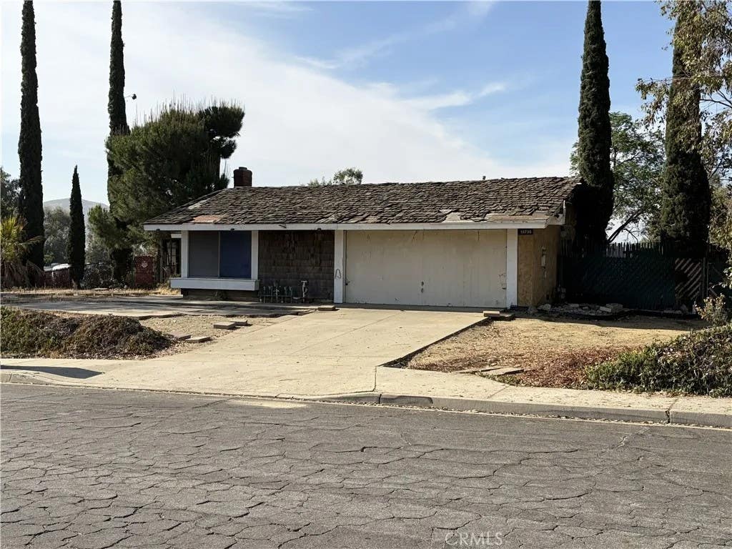 Photo of 13735 Chaparral AVE, Fontana, CA 92337 (MLS # TR26164286)