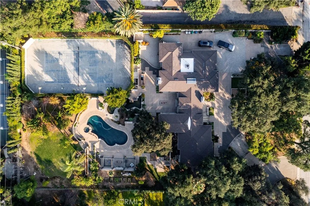 865 W Foothill