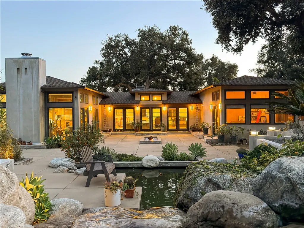 865 W Foothill