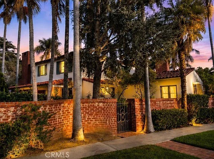 Photo of 4101 Pacific AVE, Long Beach, CA 90807 (MLS # PW26162765)