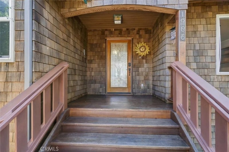 1086 Hillcrest