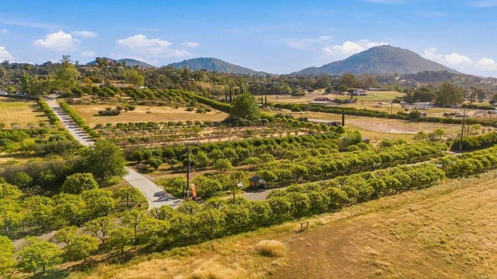 Photo of 18131 Traylor Road, Ramona, CA 92065 (MLS # NDP2603408)