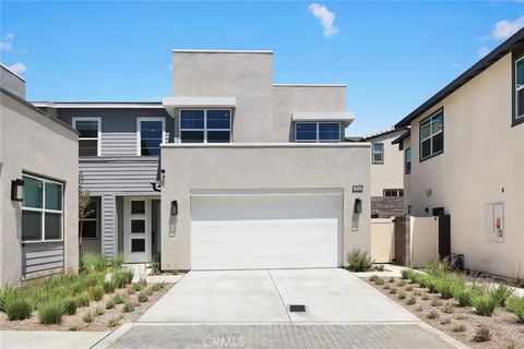 Photo of 15842 Caterpillar Drive, Fontana, CA 92336 (MLS # WS26038677)