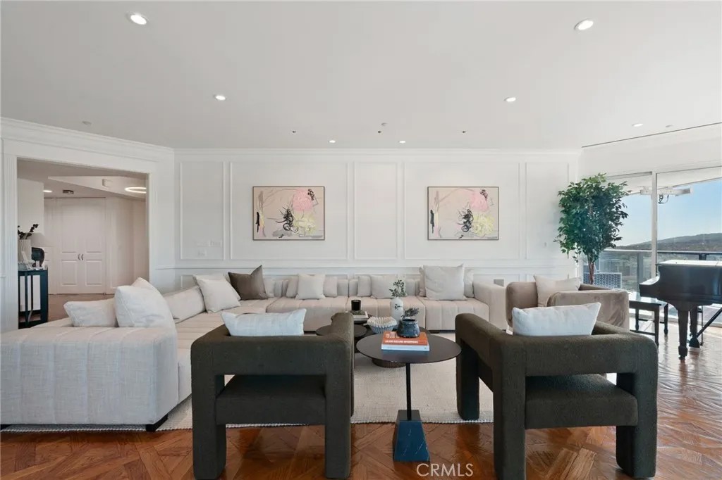 10490 Wilshire Boulevard 2704