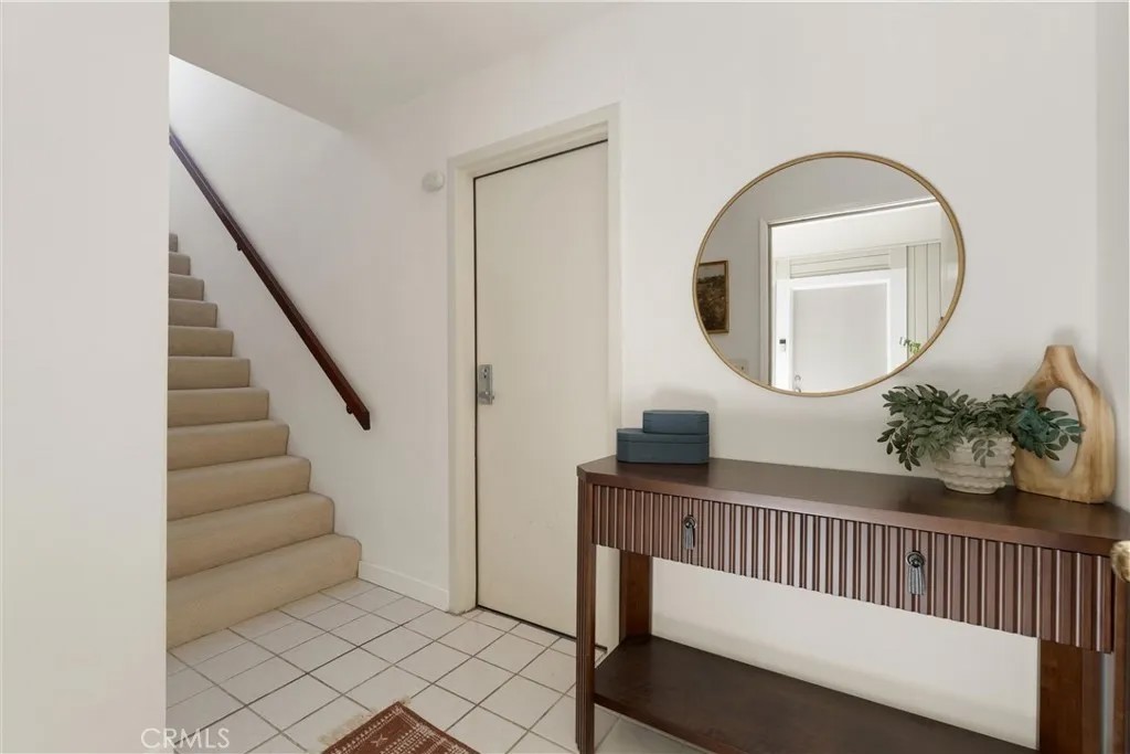 22133 Burbank Blvd #5 5