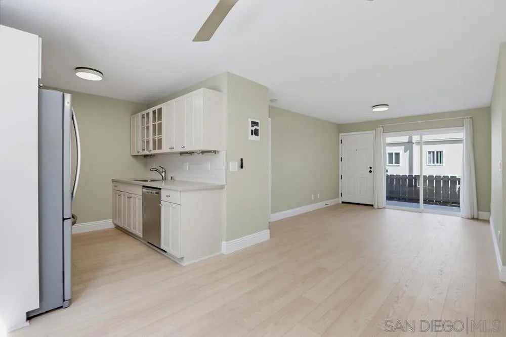 2850 Reynard 9