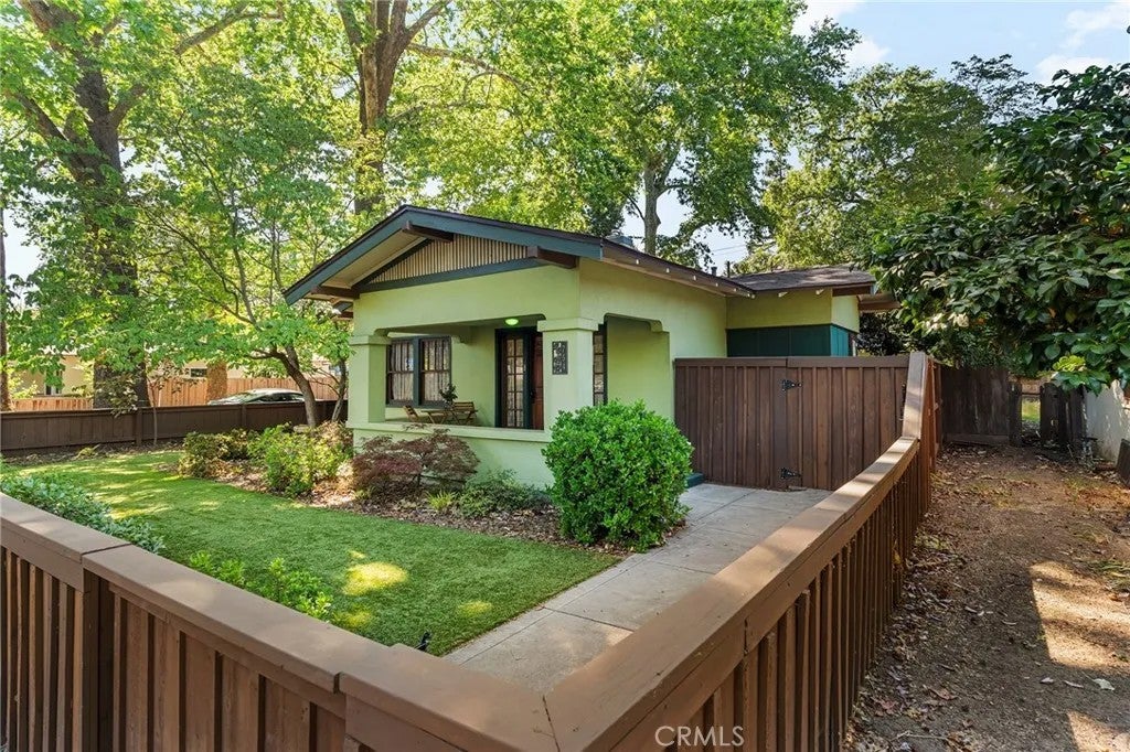 Photo of 754 E 8th ST, Chico, CA 95928 (MLS # SN26120832)