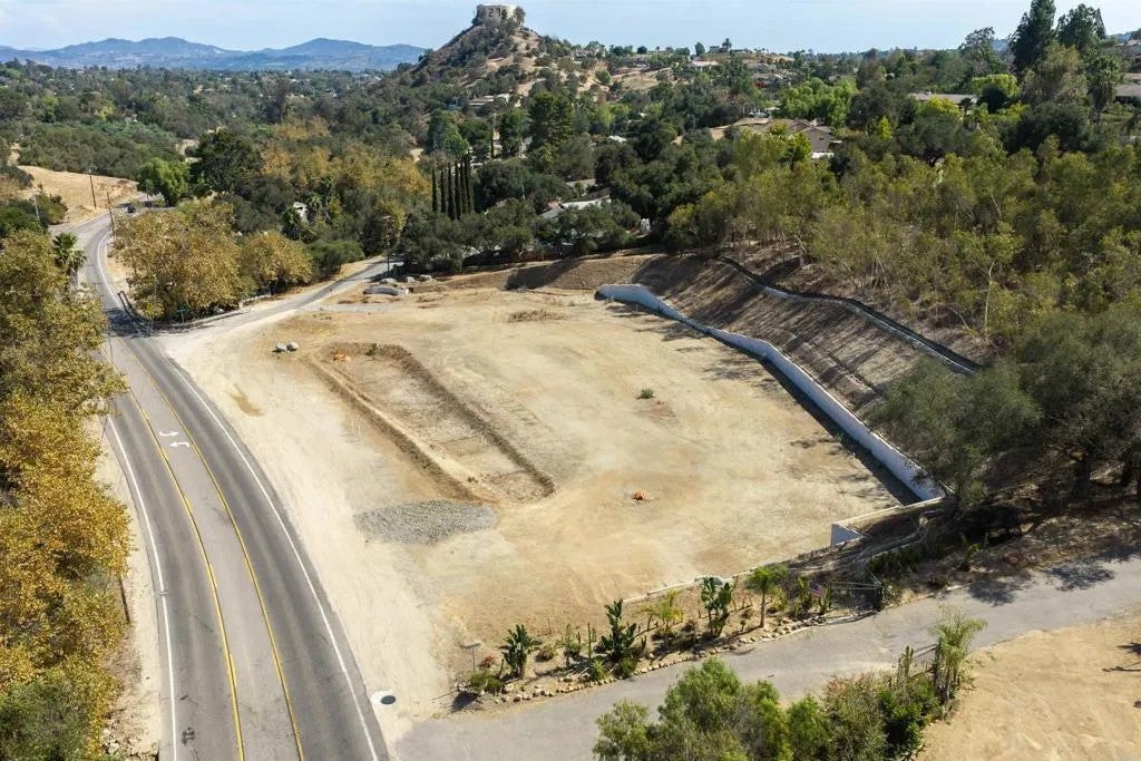 Photo of 2805 Overland Trl, Fallbrook, CA 92028 (MLS # NDP2609013)