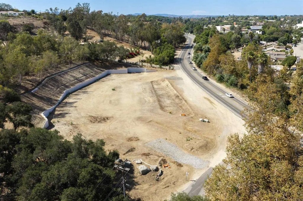 Photo of 2805 Overland Trl, Fallbrook, CA 92028 (MLS # NDP2609013)