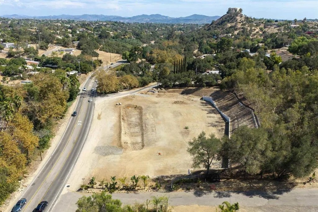 Photo of 2805 Overland Trl, Fallbrook, CA 92028 (MLS # NDP2609013)