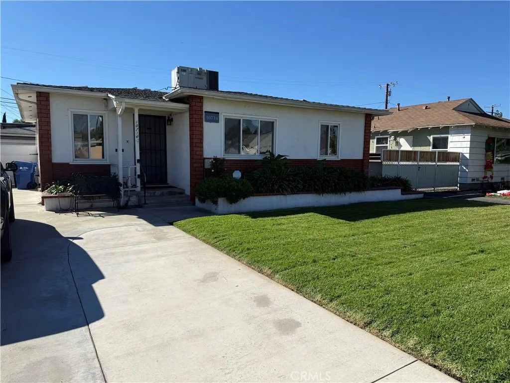 Photo of 10716 Rose Hedge Drive, Whittier, CA 90606 (MLS # PW25265581)