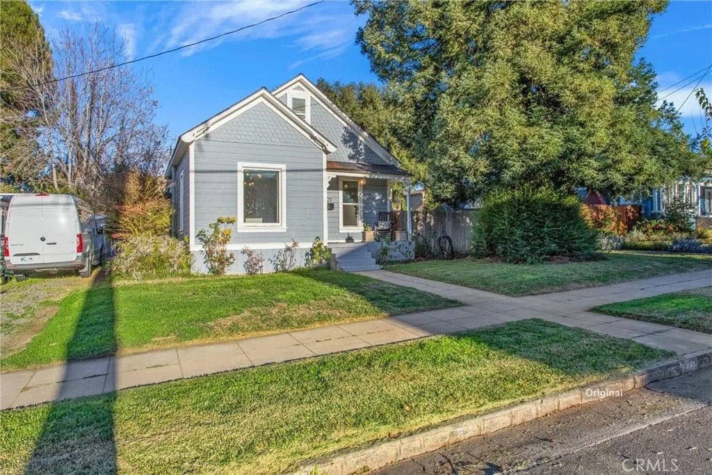 Photo of 421 La Verne Street, Redlands, CA 92373 (MLS # IG26009877)