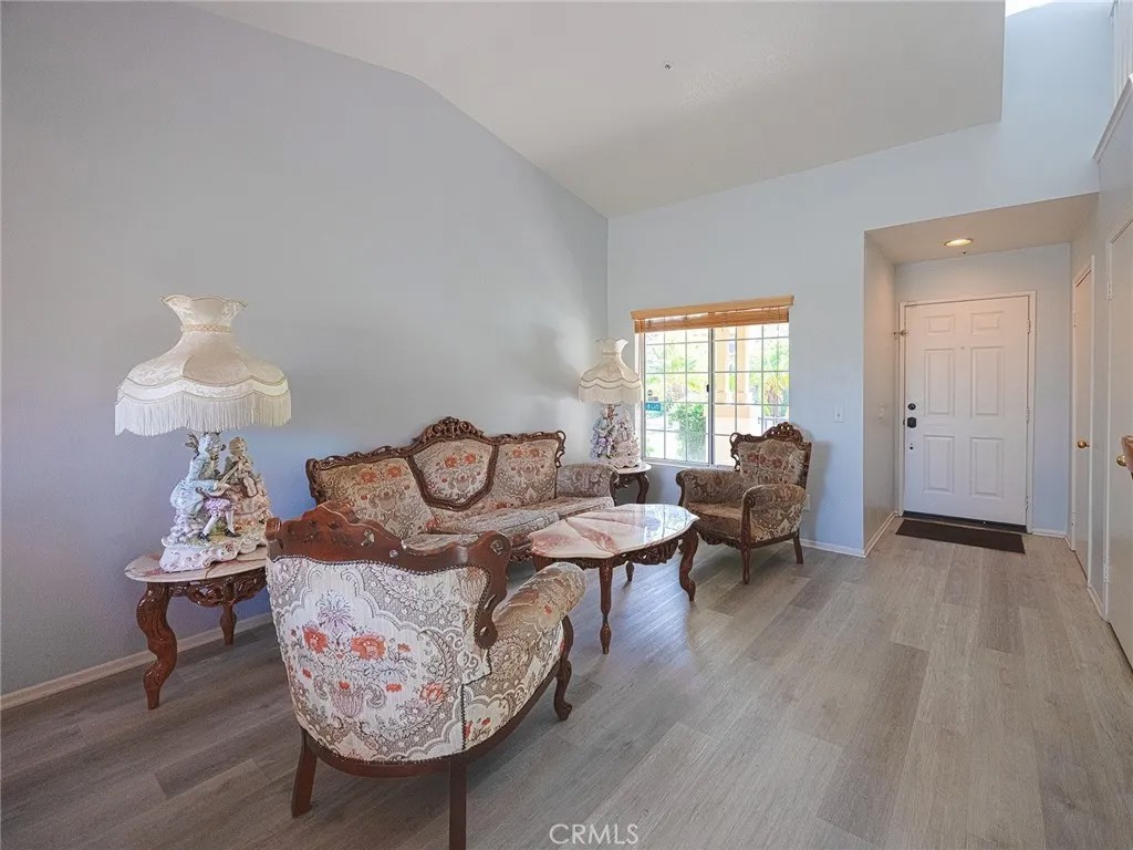 11954 Edgecliff