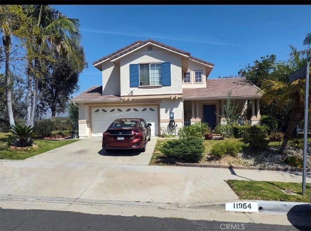 Photo of 11954 Edgecliff Ave, Sylmar, CA 91342 (MLS # PW26077942)