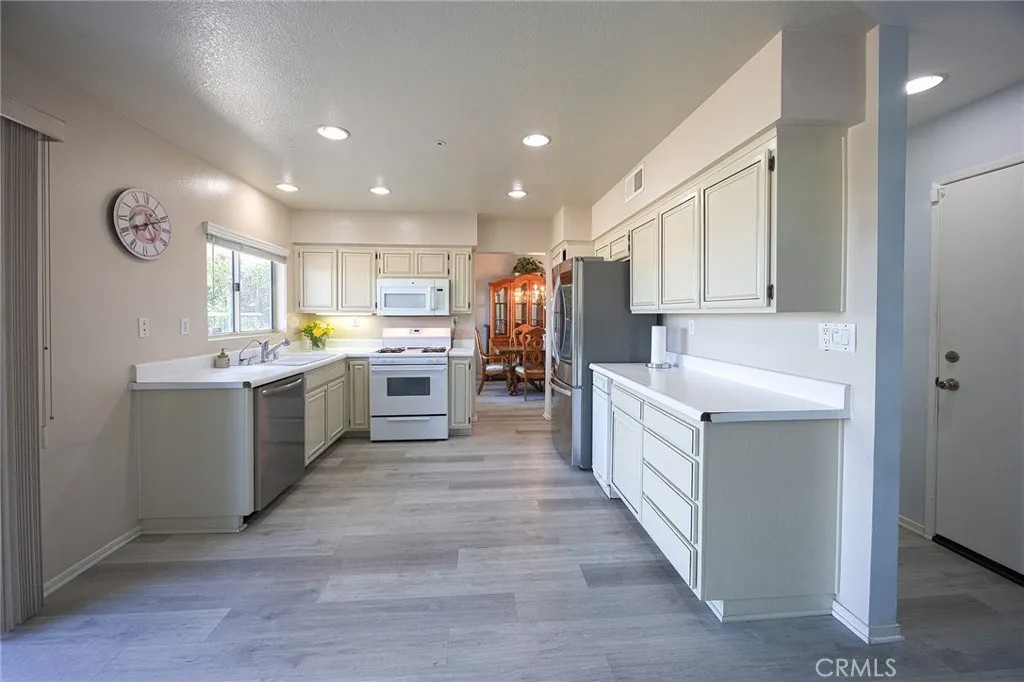11954 Edgecliff