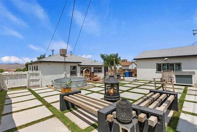 112 W Grandview Drive