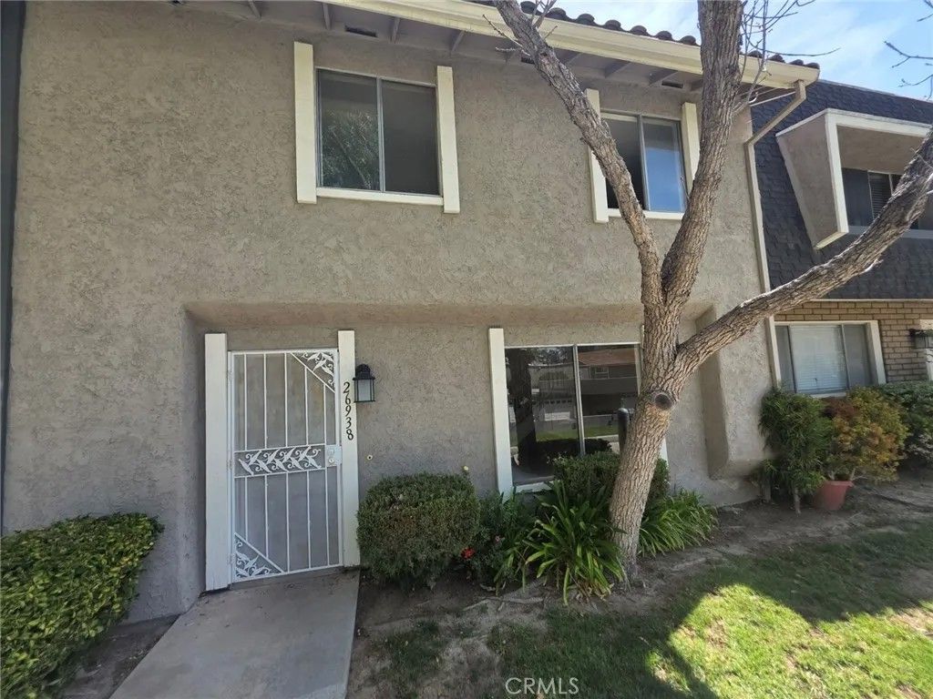 Photo of 26938 Via Terraza, Saugus, CA 91350 (MLS # DW26064969)