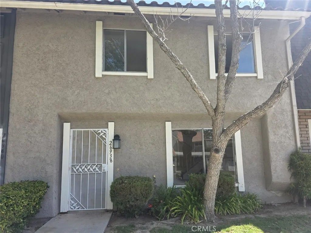 Photo of 26938 Via Terraza, Saugus, CA 91350 (MLS # DW26064969)