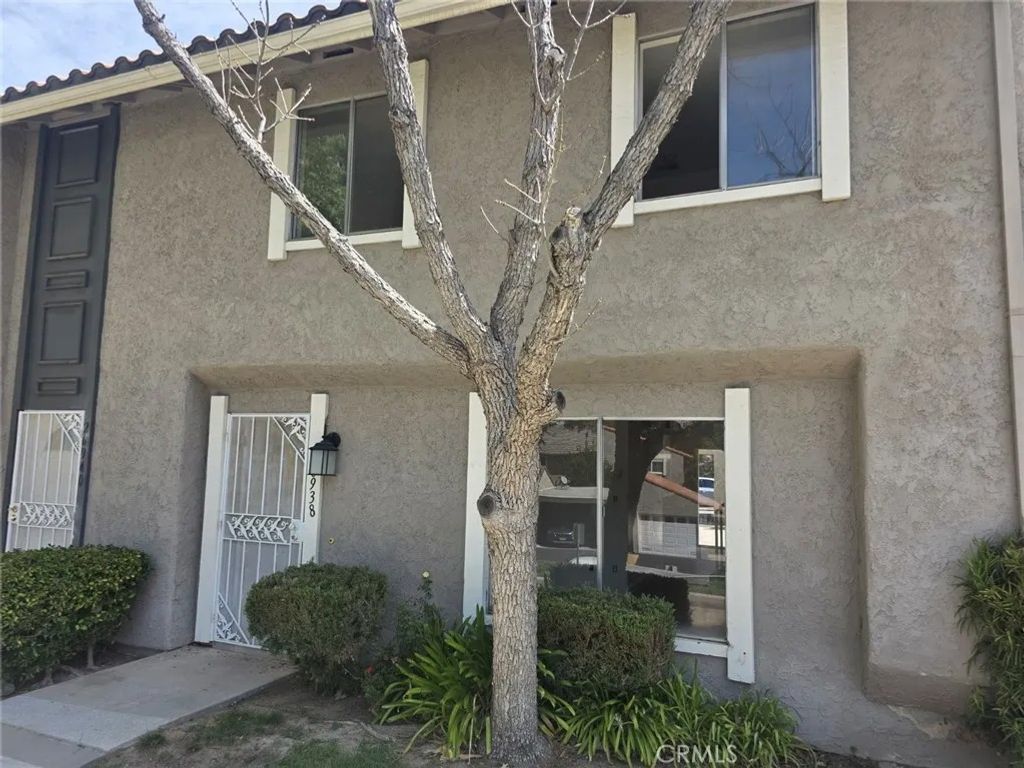 Photo of 26938 Via Terraza, Saugus, CA 91350 (MLS # DW26064969)