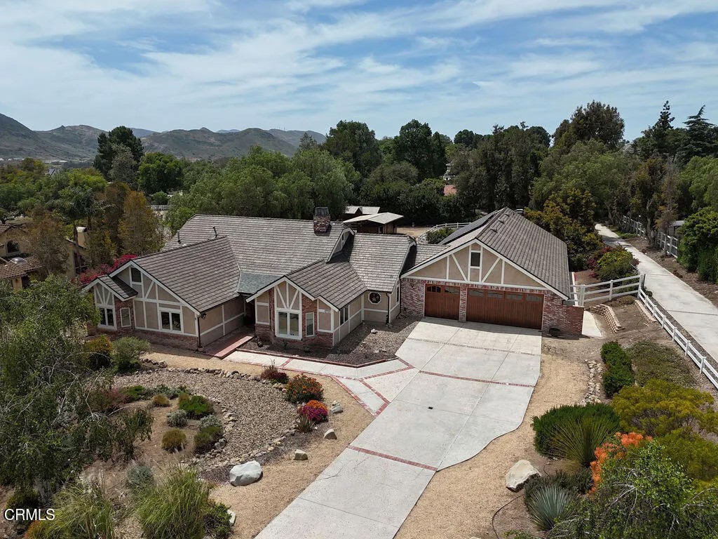 2735 Los Pinos Circle