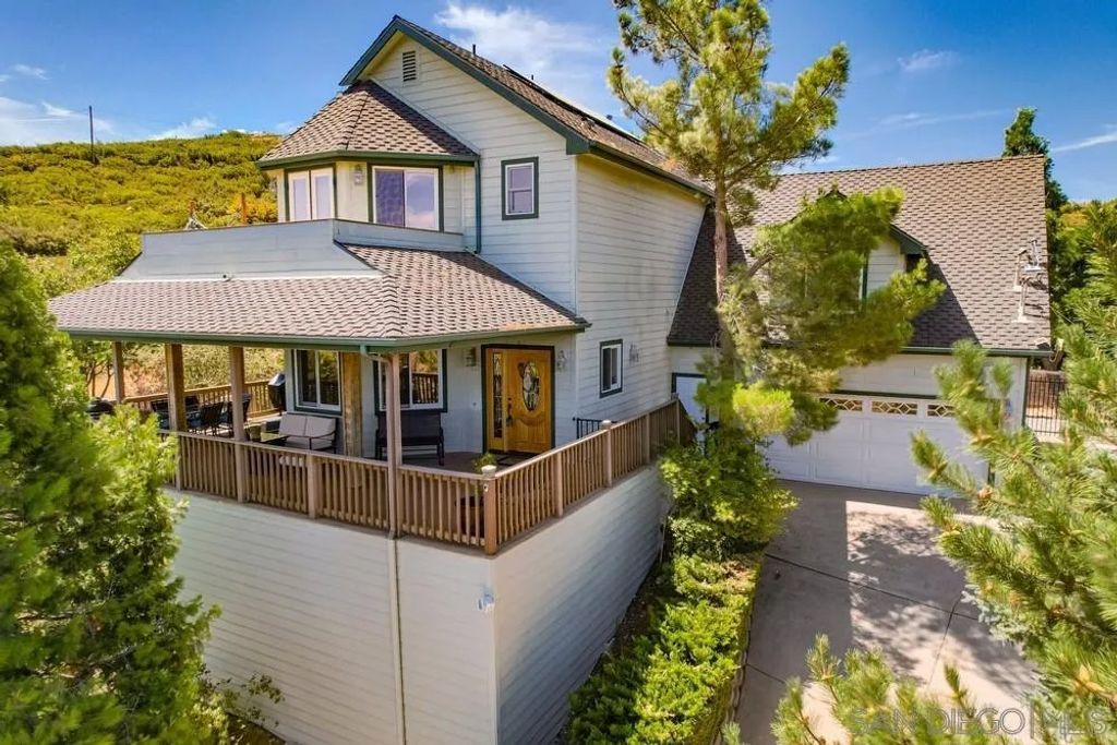 Photo of 753 Ridgewood Dr, Julian, CA 92036 (MLS # 250037404)