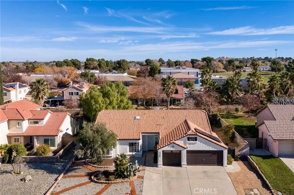 Photo of 42302 58th St, Lancaster, CA 93536 (MLS # SR25277673)